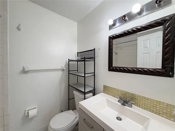 $1,400 | 411 North Halifax Avenue, Unit 200, Daytona Beach, FL 32118