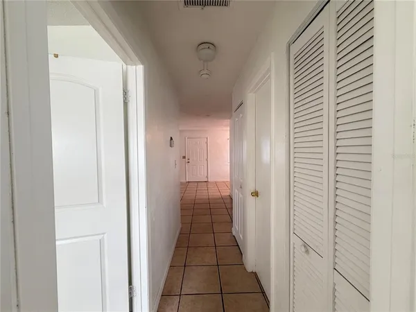 $1,400 | 411 North Halifax Avenue, Unit 200, Daytona Beach, FL 32118