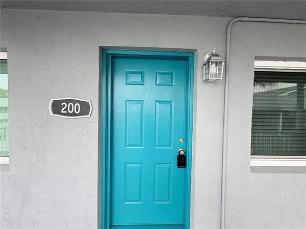 $1,400 | 411 North Halifax Avenue, Unit 200, Daytona Beach, FL 32118