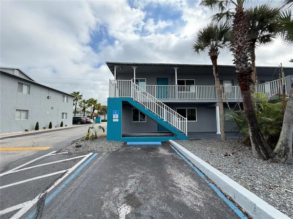 $1,400 | 411 North Halifax Avenue, Unit 200, Daytona Beach, FL 32118