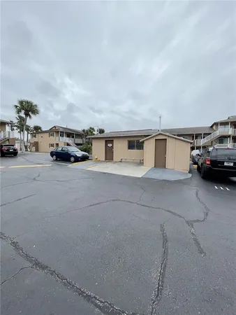 $1,400 | 411 North Halifax Avenue, Unit 200, Daytona Beach, FL 32118