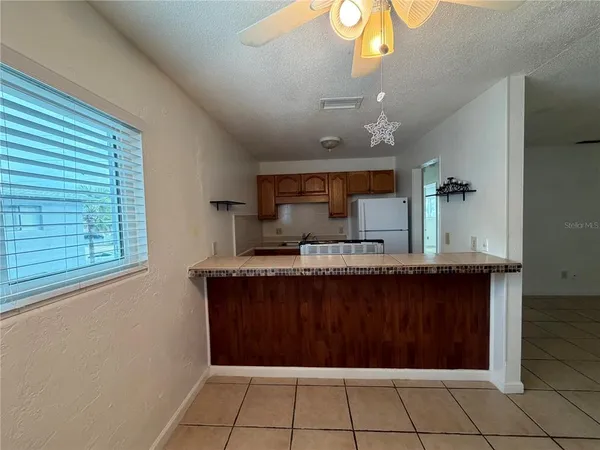 $1,400 | 411 North Halifax Avenue, Unit 200, Daytona Beach, FL 32118