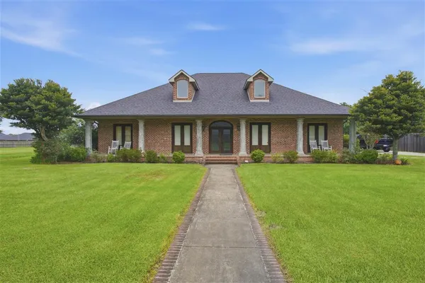 $570,000 | 1335 Kildeer Street, Sulphur, LA 70663