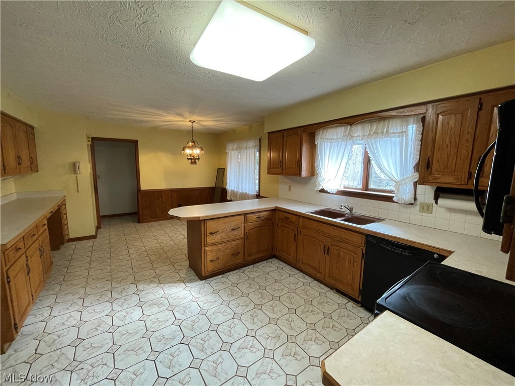 48231 North Ridge Road Amherst, OH 44001 - Photo 12 of 35