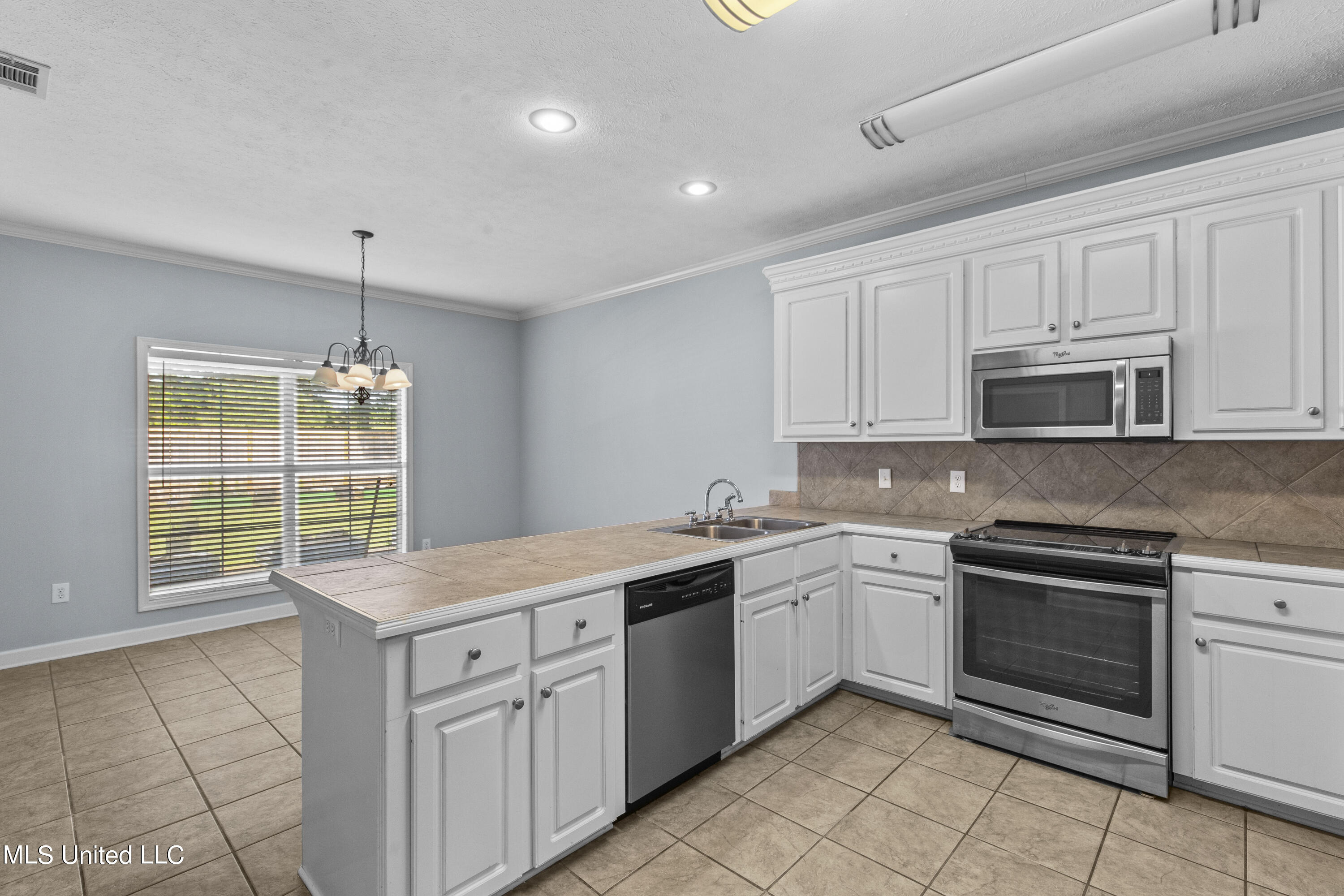 217 Calhoun Drive Madison, MS 39110 - Photo 13 of 41 217 Calhoun-16