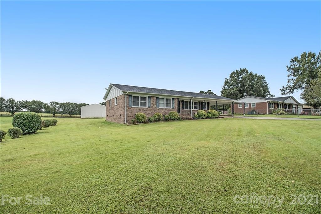 873 Farmbrook Road Lancaster, SC 29720 - Photo 3 of 30 Gallery Image 3
