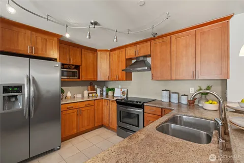 $798,000 | 3212 81st Place Southeast, Unit C301, Mercer Island, WA 98040