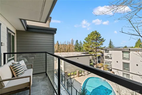 $798,000 | 3212 81st Place Southeast, Unit C301, Mercer Island, WA 98040