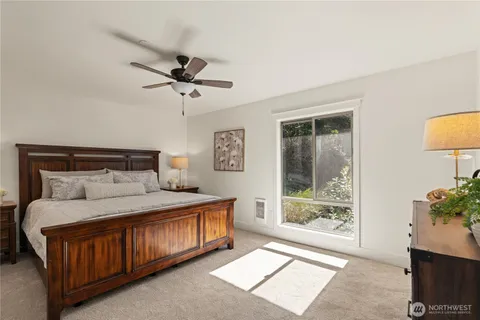 $798,000 | 3212 81st Place Southeast, Unit C301, Mercer Island, WA 98040