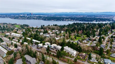$798,000 | 3212 81st Place Southeast, Unit C301, Mercer Island, WA 98040