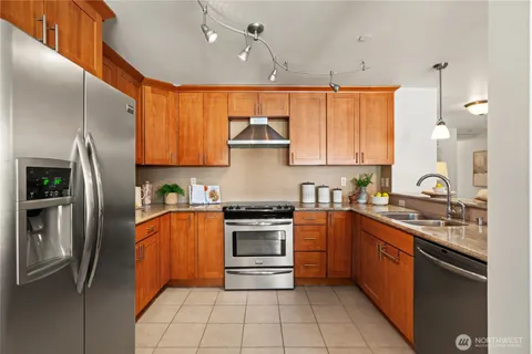 $798,000 | 3212 81st Place Southeast, Unit C301, Mercer Island, WA 98040