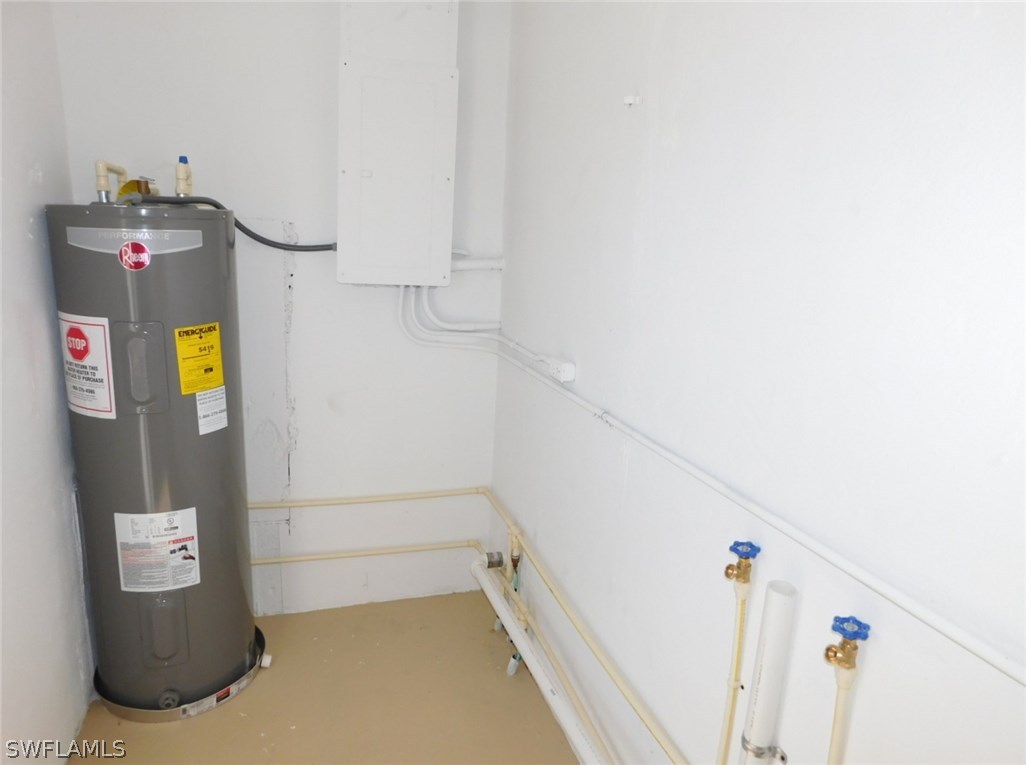 7277 Myrtle Road Fort Myers, FL 33967 - Photo 11 of 17 a utility room with dryer and washer