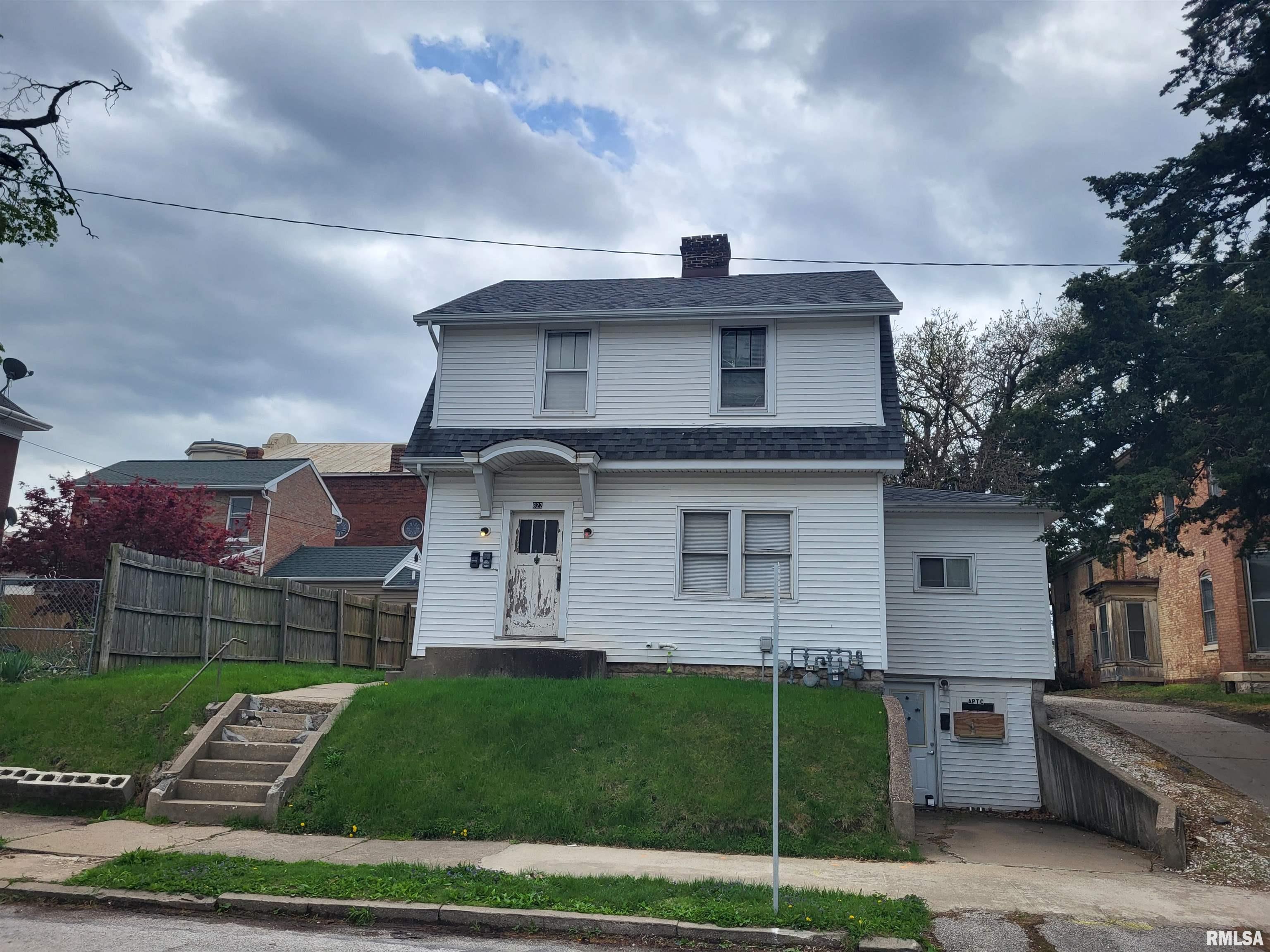 822 Spring Street Quincy, IL 62301 - Photo 1 of 3 Gallery Image 1