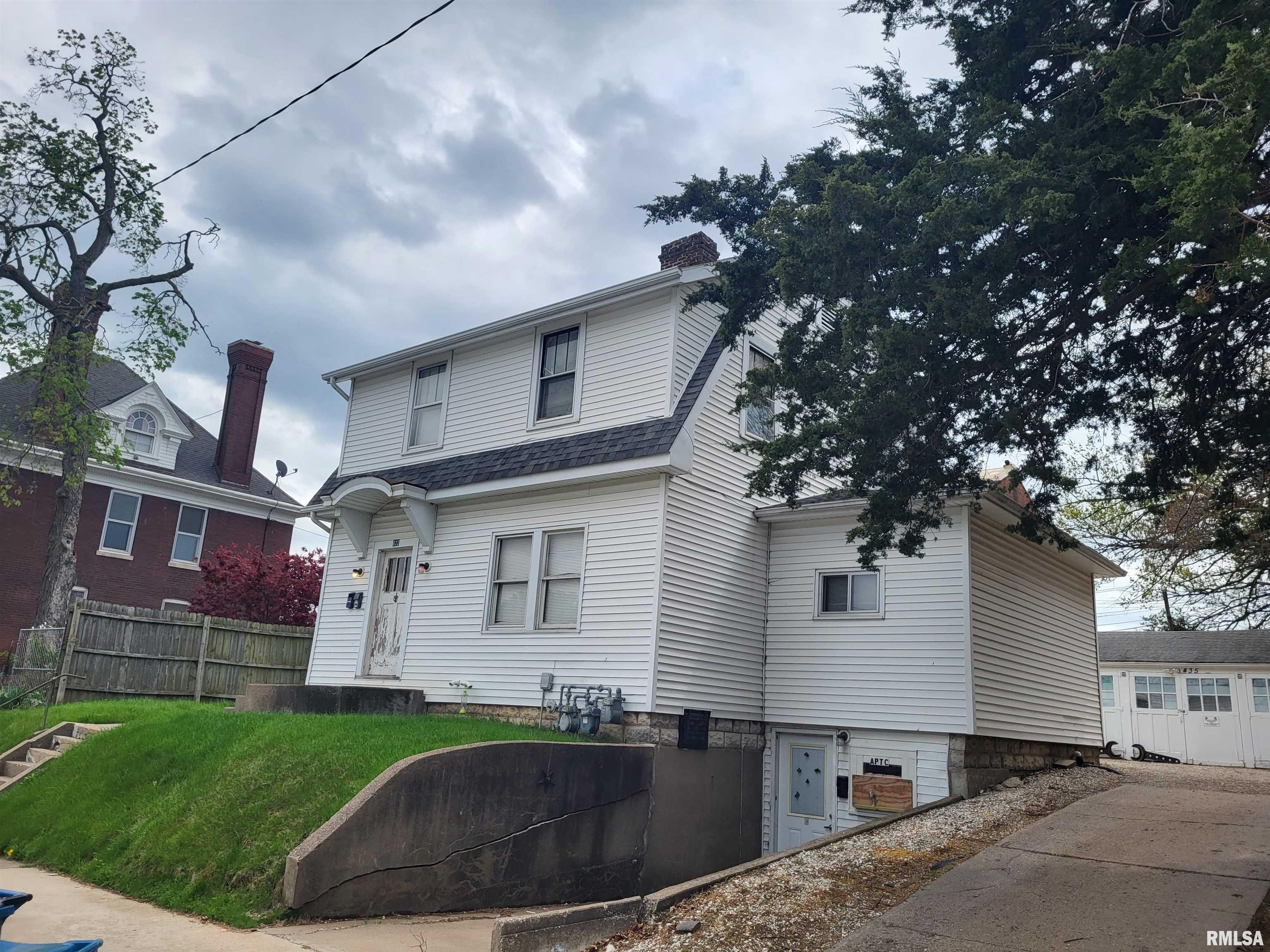 822 Spring Street Quincy, IL 62301 - Photo 2 of 3 Gallery Image 2