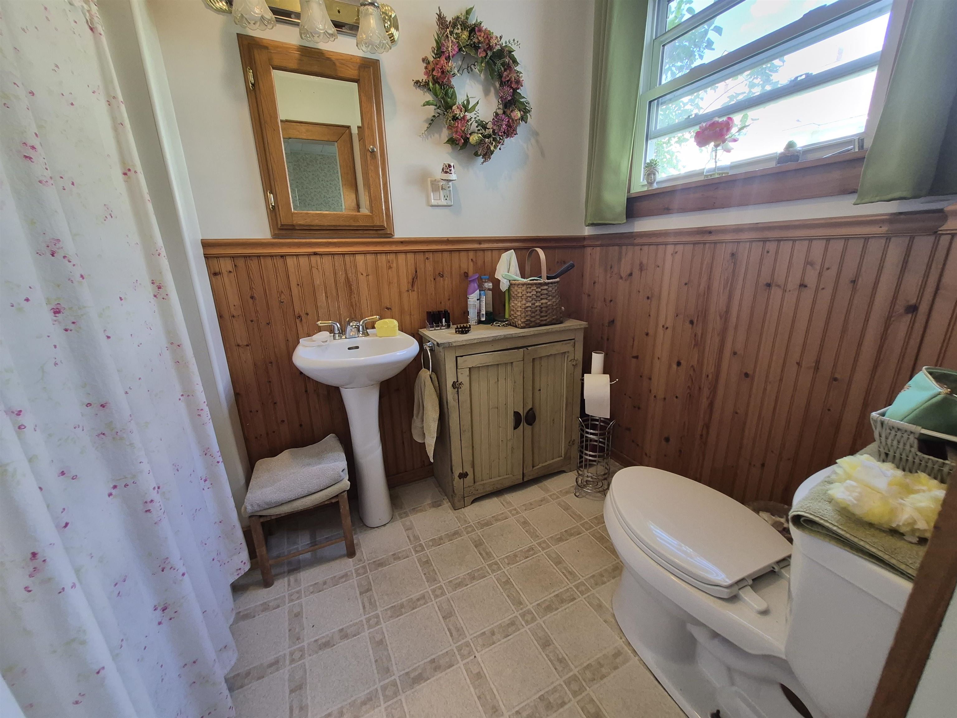 48 Middle Street Lancaster, NH 03584 - Photo 18 of 44