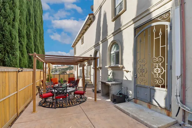 $1,550,000 | 3945 Joslin Lane, Vacaville, CA 95688