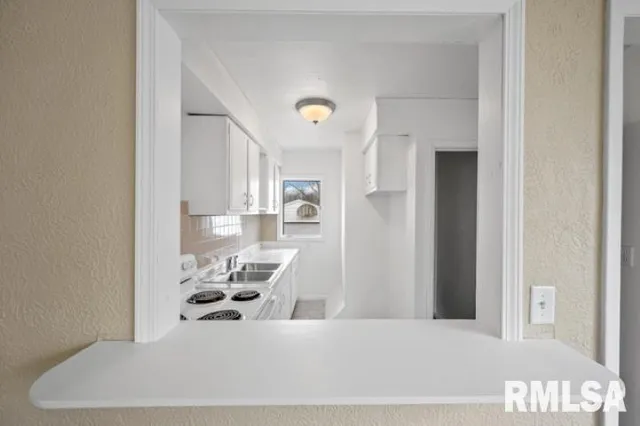 $1,050 | 2212 North Ellis Street, Peoria, IL 61604