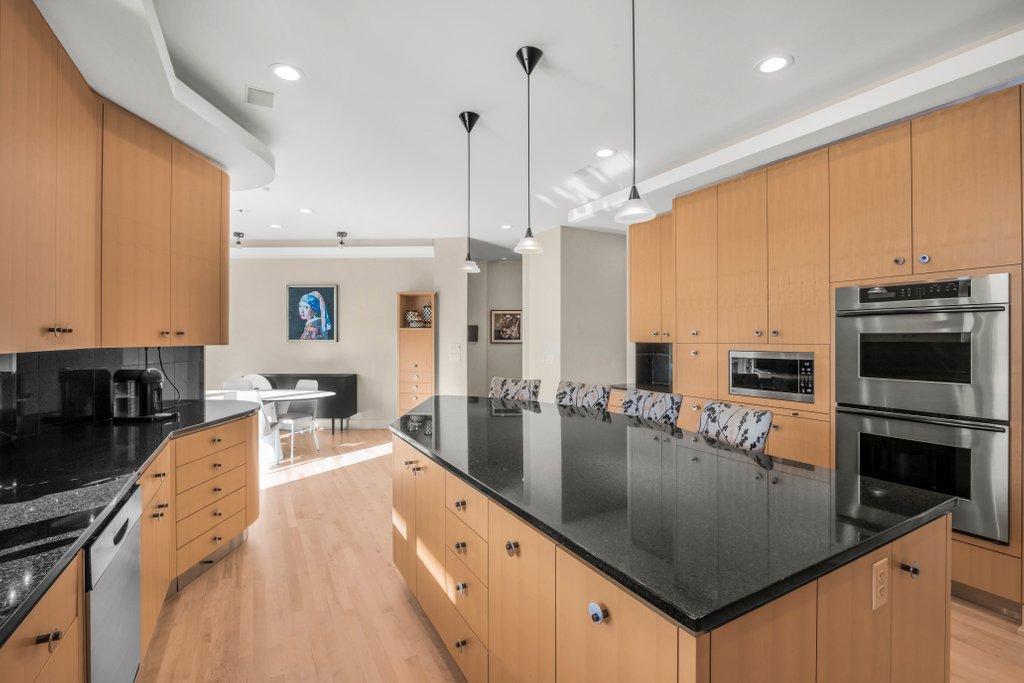 11465 Keystone Court Minnetonka, MN 55305 - Photo 10 of 57