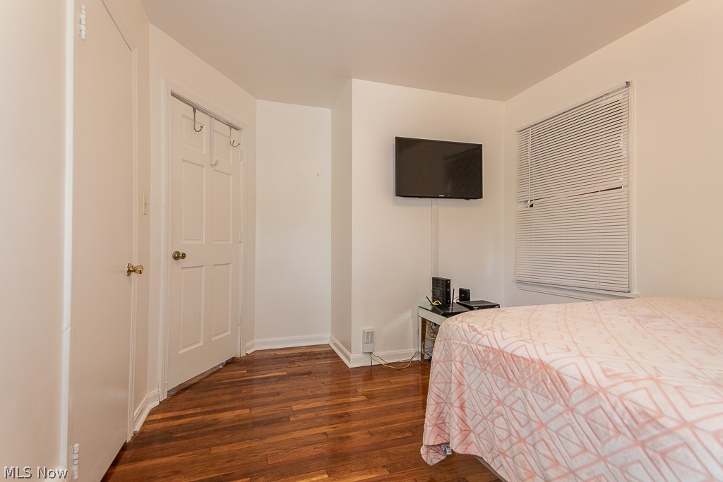 958 West Green Road Cleveland, OH 44121 - Photo 20 of 30 Gallery Image 20