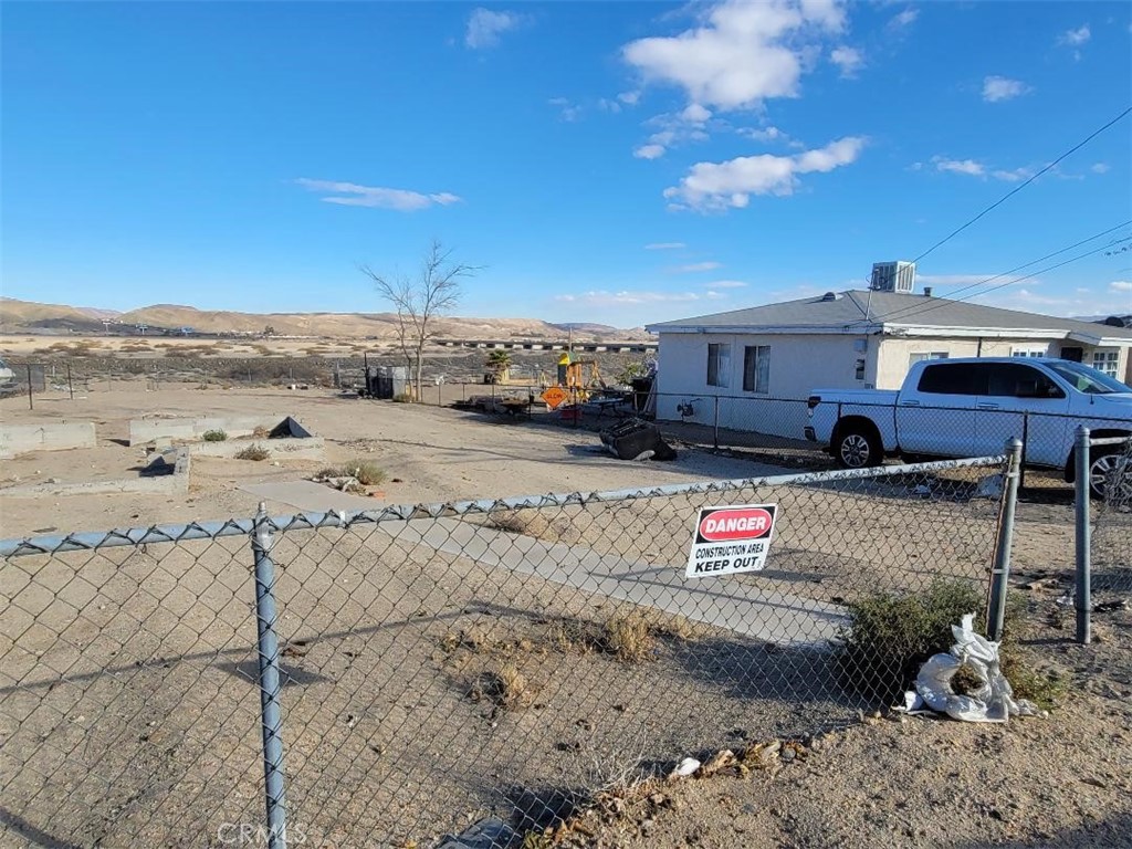 1519 Riverside Drive Barstow, CA 92311 - Photo 7 of 9 a view of parking and parking space
