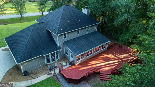 a view of a tennis court