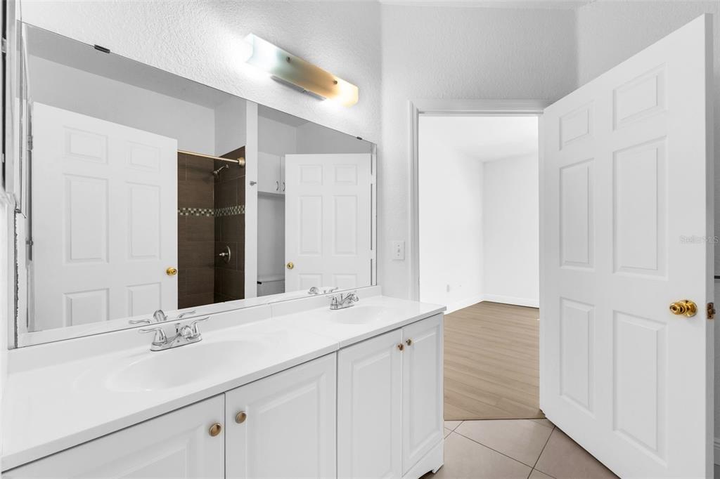 3561 Conroy Road, Unit 216 Orlando, FL 32839 - Photo 17 of 32 Gallery Image 17