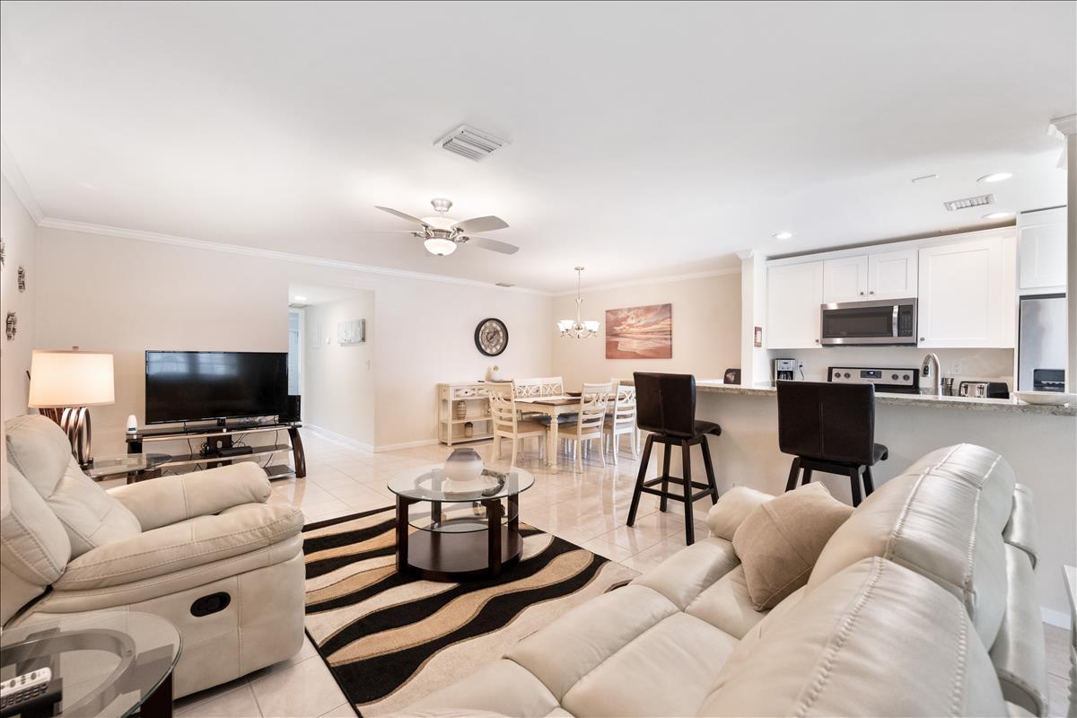 13930 Nesting Way, Unit B Delray Beach, FL 33484 - Photo 3 of 24 DSC_2581 mls