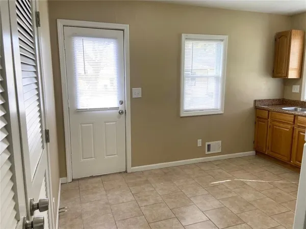 $200,000 | 2004-2006 South Hawthorne Avenue, Independence, MO 64052