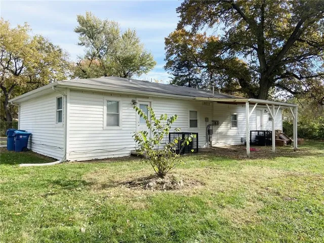 $210,000 | 2004-2006 South Hawthorne Avenue, Independence, MO 64052