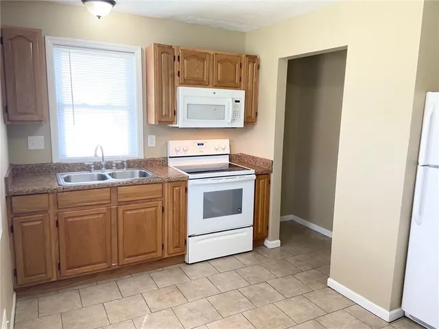 $210,000 | 2004-2006 South Hawthorne Avenue, Independence, MO 64052