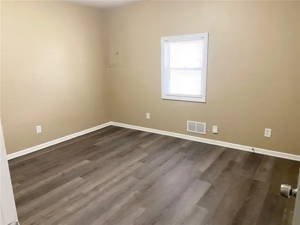 $200,000 | 2004-2006 South Hawthorne Avenue, Independence, MO 64052