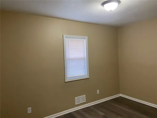 $200,000 | 2004-2006 South Hawthorne Avenue, Independence, MO 64052