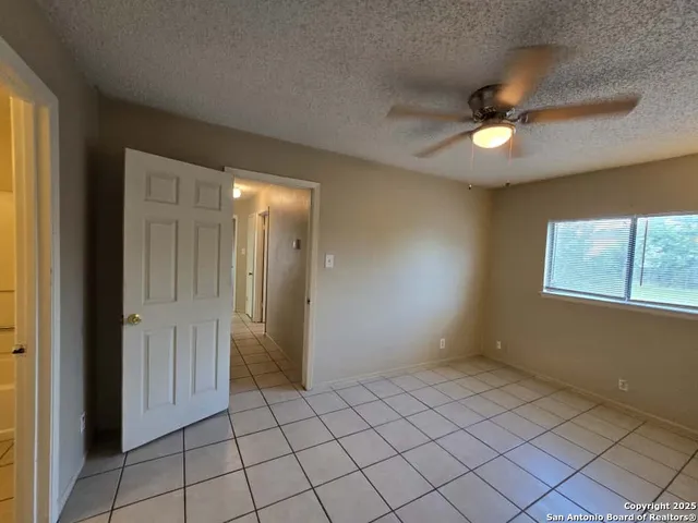 $1,300 | 8338 Longhorn Ridge Drive, Converse, TX 78109