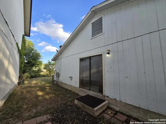 $1,300 | 8338 Longhorn Ridge Drive, Converse, TX 78109