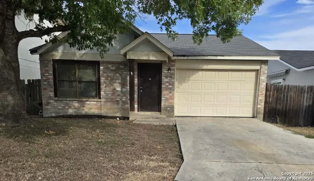 $1,300 | 8338 Longhorn Ridge Drive, Converse, TX 78109