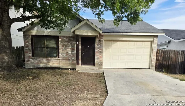 $1,300 | 8338 Longhorn Ridge Drive, Converse, TX 78109