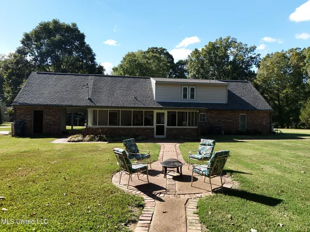 $375,000 | 6650 Scenic Hollow Road, Walls, MS 38680