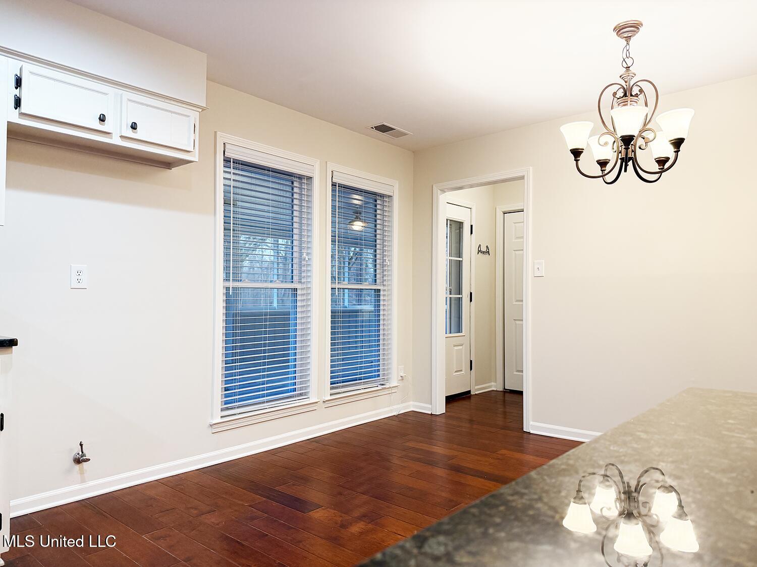 6650 Scenic Hollow Road Walls, MS 38680 - Photo 19 of 49 Kitchen-dining