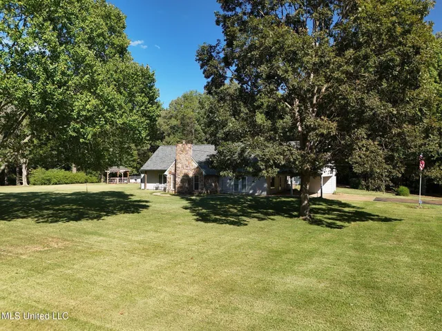 $375,000 | 6650 Scenic Hollow Road, Walls, MS 38680