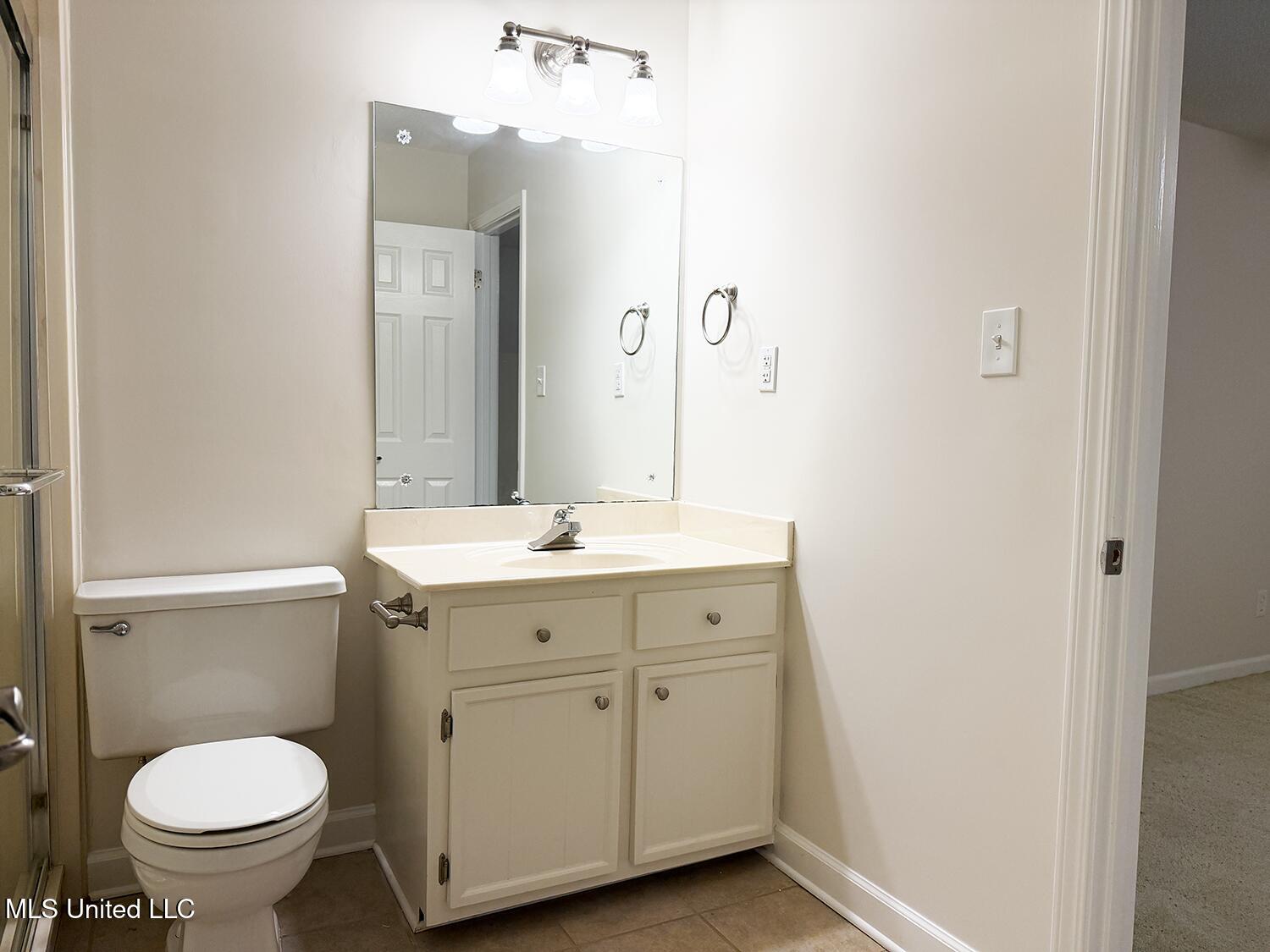 6650 Scenic Hollow Road Walls, MS 38680 - Photo 30 of 49 Upstairs bath