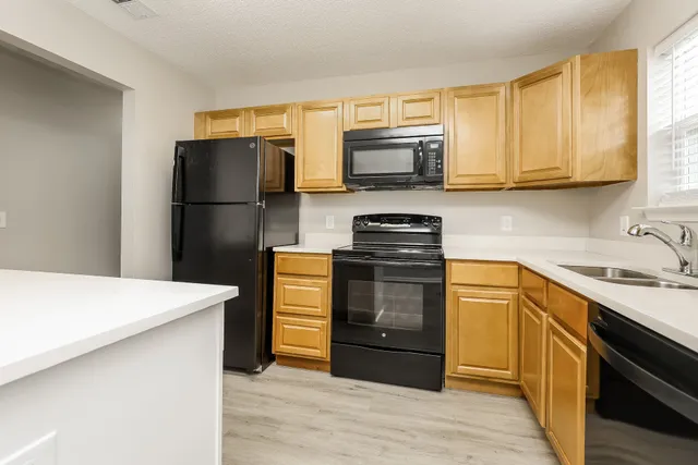 $1,810 | 703 Lou Gehrig Circle, La Vergne, TN 37086