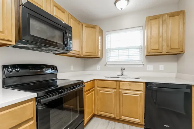 $1,810 | 703 Lou Gehrig Circle, La Vergne, TN 37086