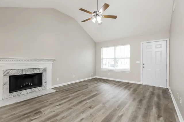 $1,810 | 703 Lou Gehrig Circle, La Vergne, TN 37086