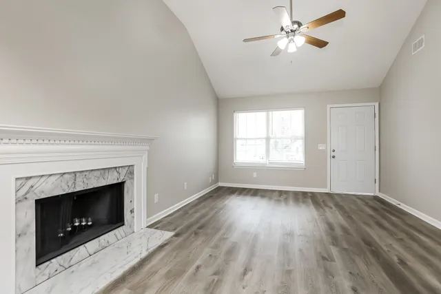 $1,810 | 703 Lou Gehrig Circle, La Vergne, TN 37086