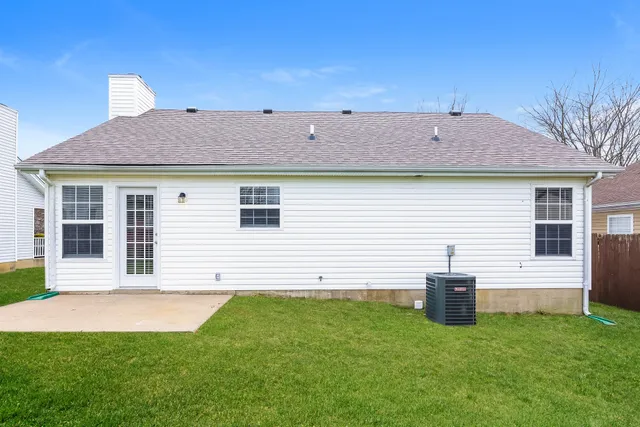 $1,810 | 703 Lou Gehrig Circle, La Vergne, TN 37086