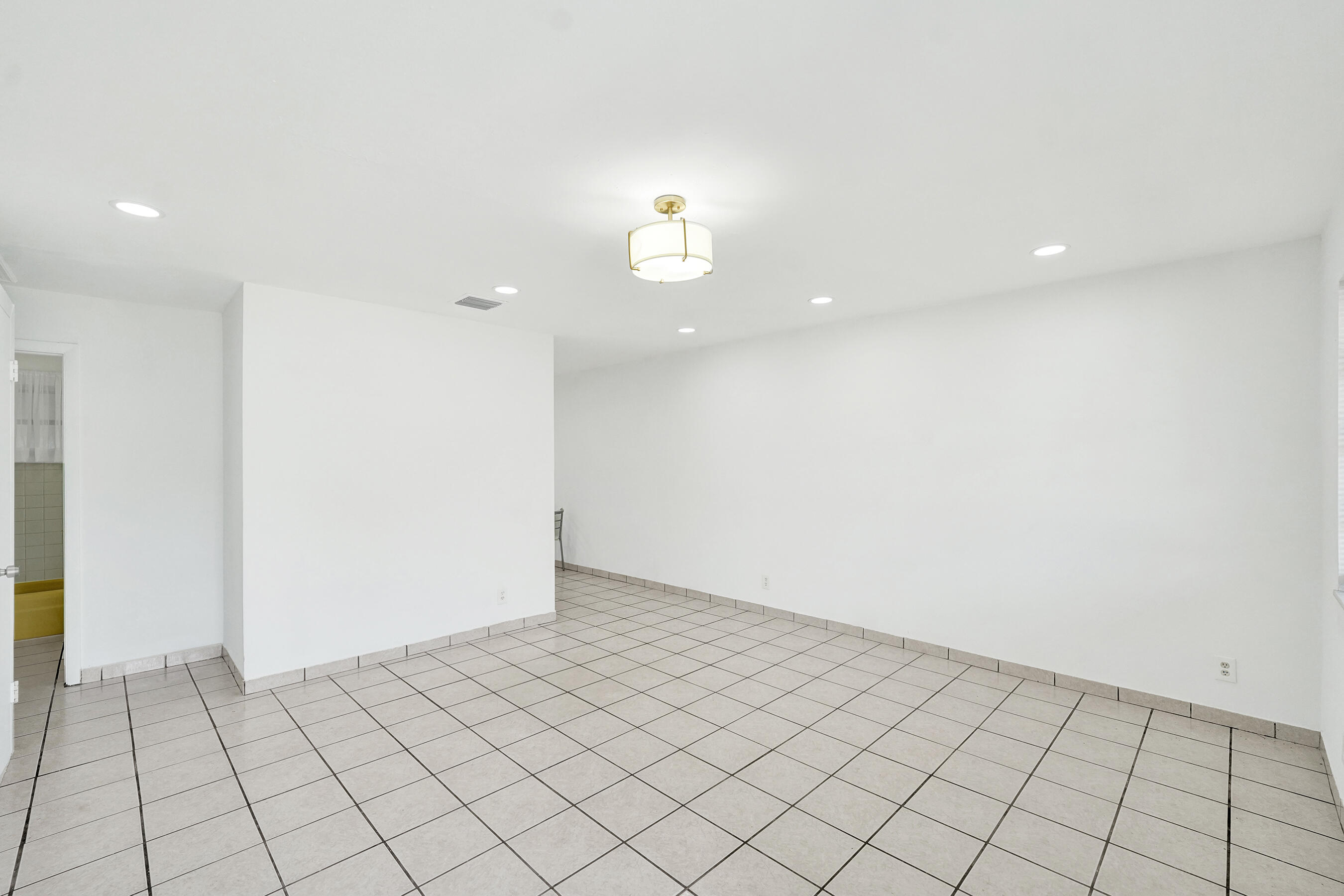 5830 Garfield Street Hollywood, FL 33021 - Photo 5 of 54 Unit 1 - Social Area