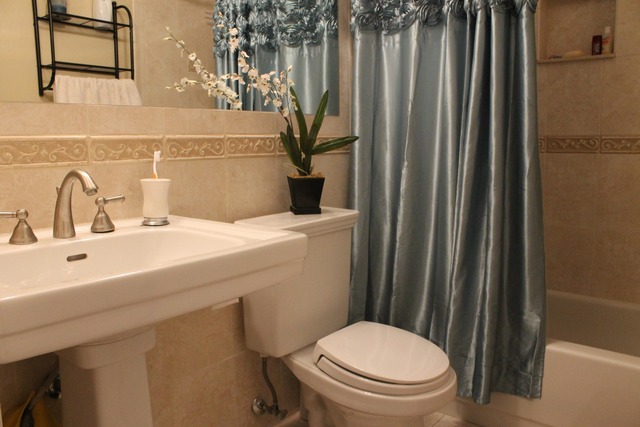 33 West Delaware Place, Unit 19A Chicago, IL 60610 - Photo 9 of 10