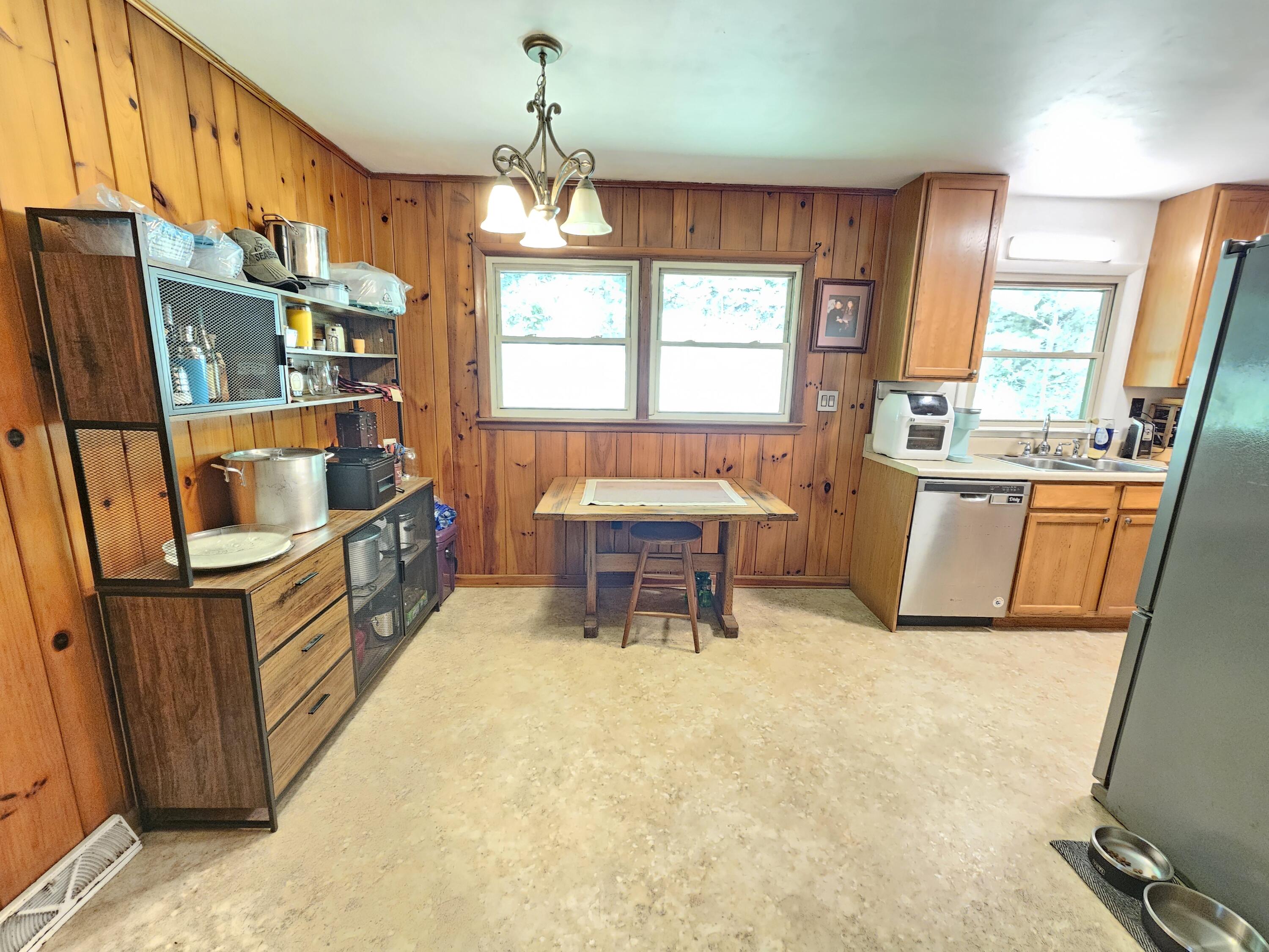5283 Peaceful Valley Road New Castle, VA 24127 - Photo 11 of 29 Eat In Kitchen