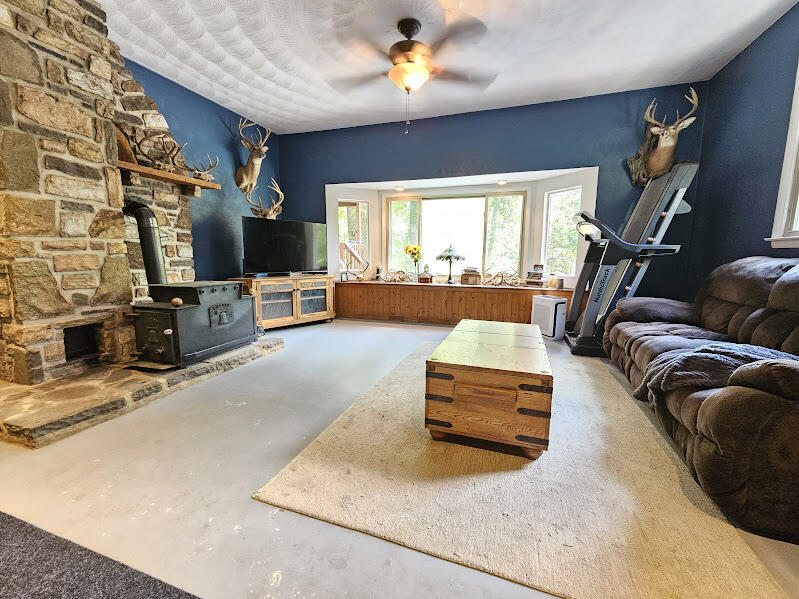 5283 Peaceful Valley Road New Castle, VA 24127 - Photo 6 of 29 Large Sunken Family Room