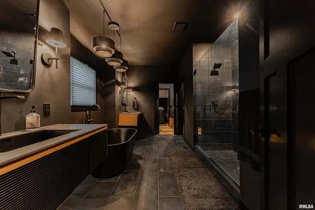 $650,000 | 1412 North Union Street, Lincoln, IL 62656